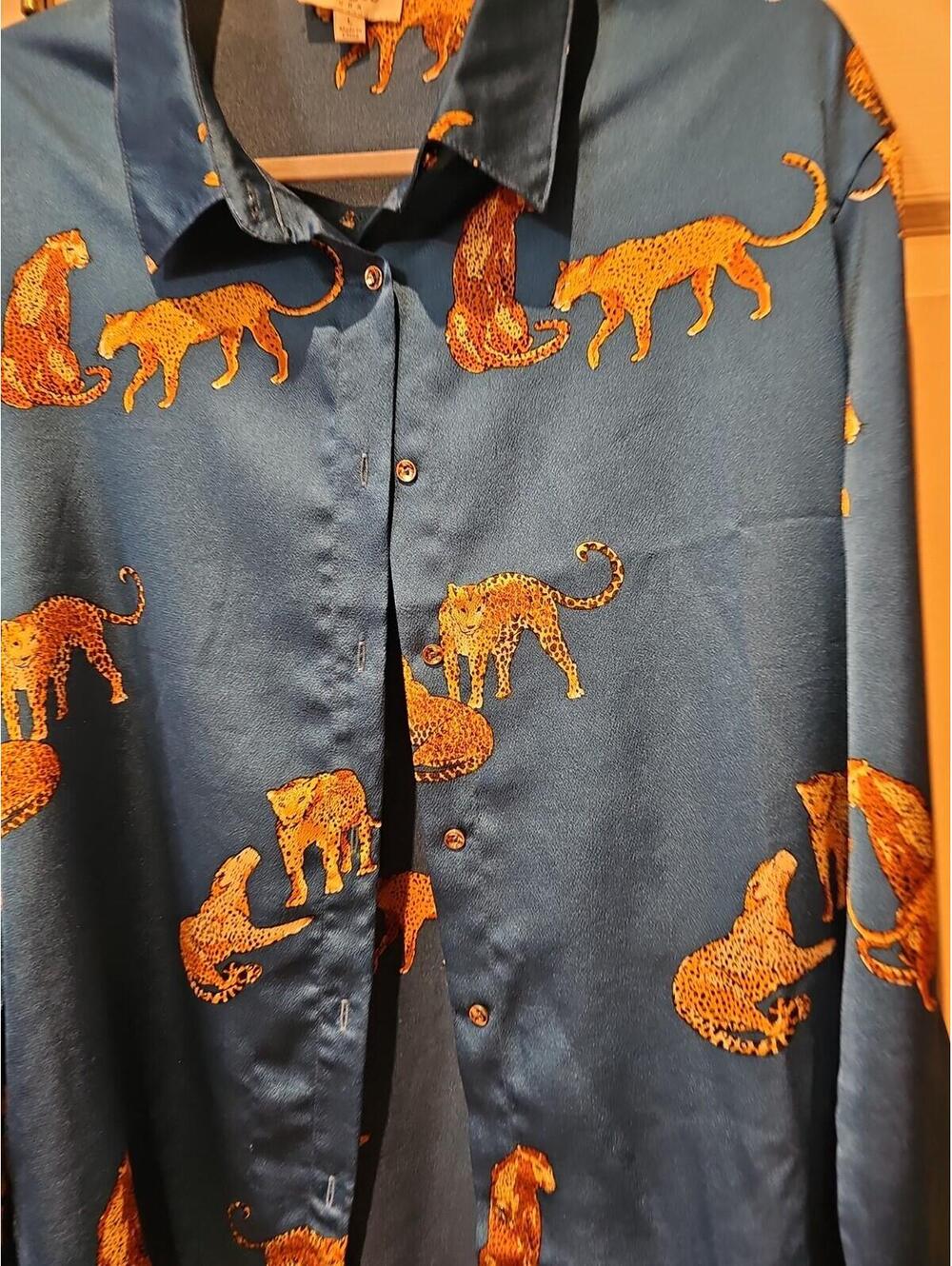Umgee cheetah button up Turquoise Blouse With Gold Accents  Size L - Picture 2 of 7